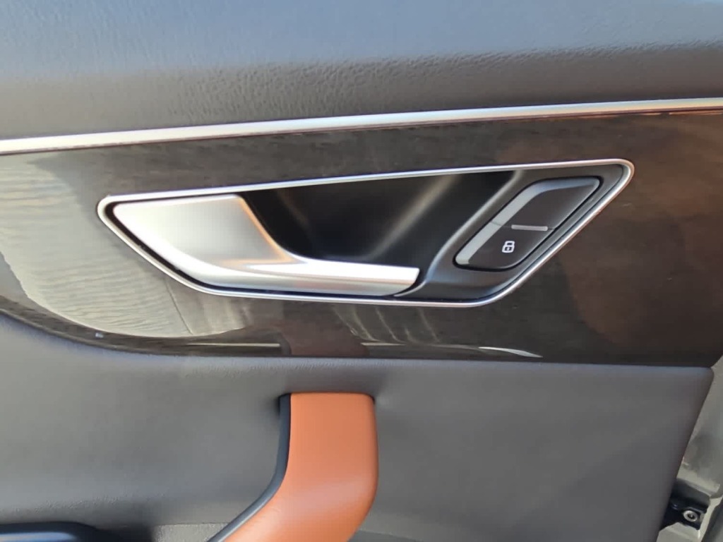 2019 Audi Q8 55 Premium