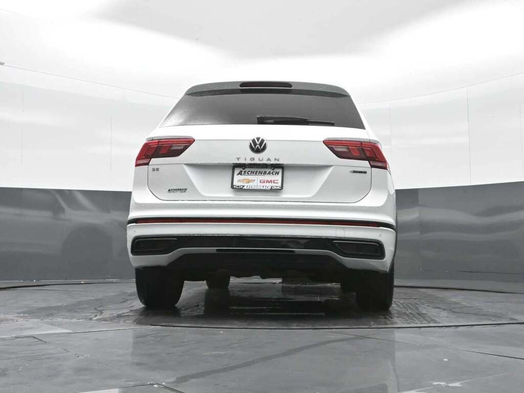 2022 Volkswagen Tiguan 2.0T SE R-Line Black