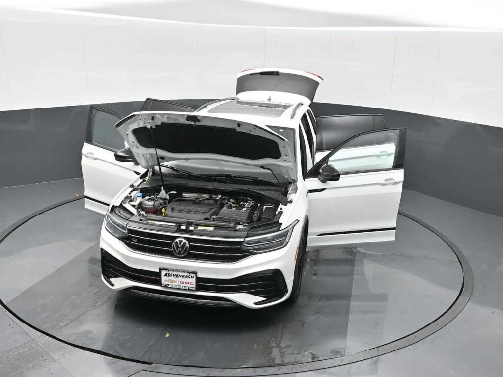 2022 Volkswagen Tiguan 2.0T SE R-Line Black
