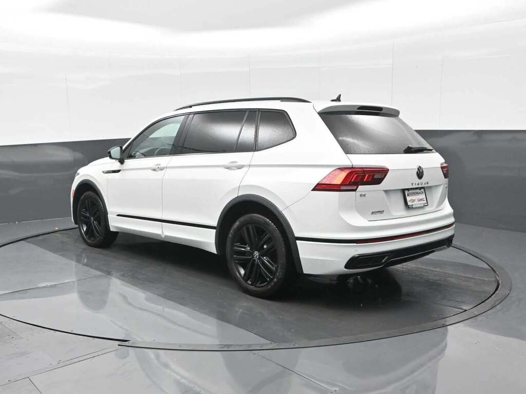 2022 Volkswagen Tiguan 2.0T SE R-Line Black