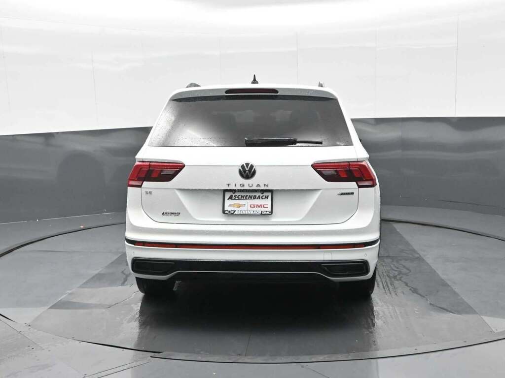 2022 Volkswagen Tiguan 2.0T SE R-Line Black