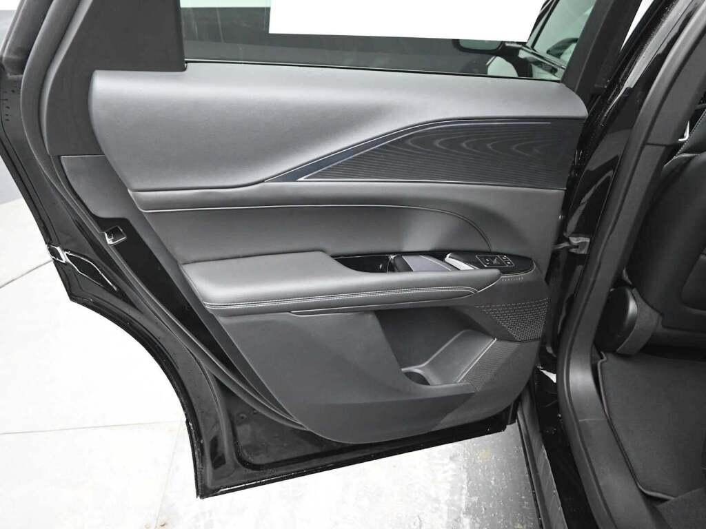 2025 Cadillac LYRIQ Luxury 1 RWD