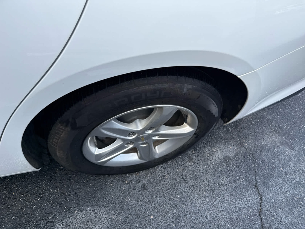 2022 Chevrolet Malibu FWD 1FL