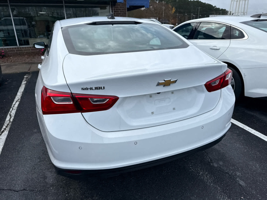 2022 Chevrolet Malibu FWD 1FL