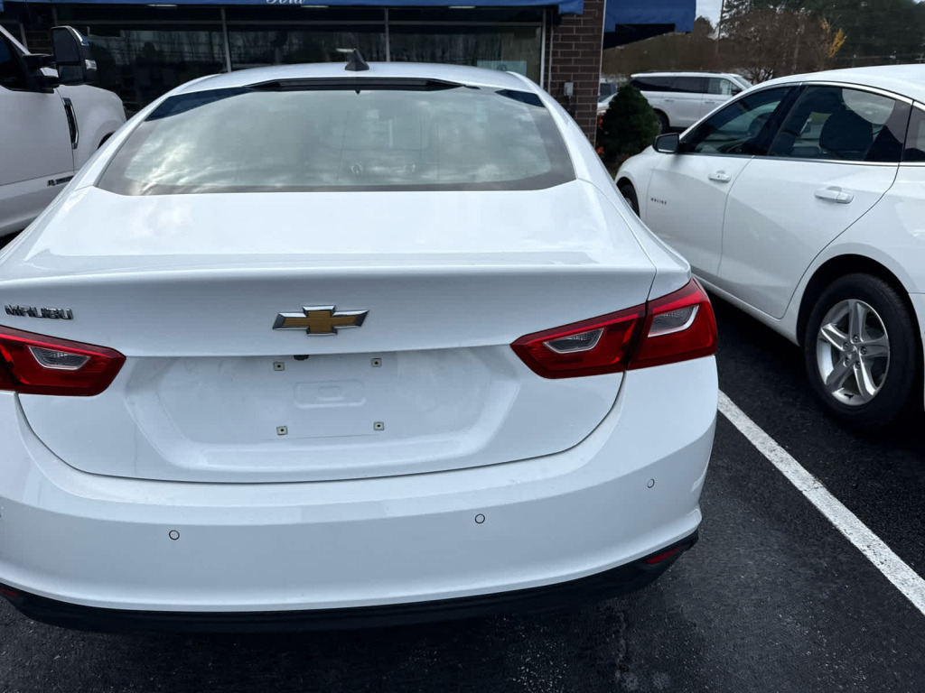 2022 Chevrolet Malibu FWD 1FL