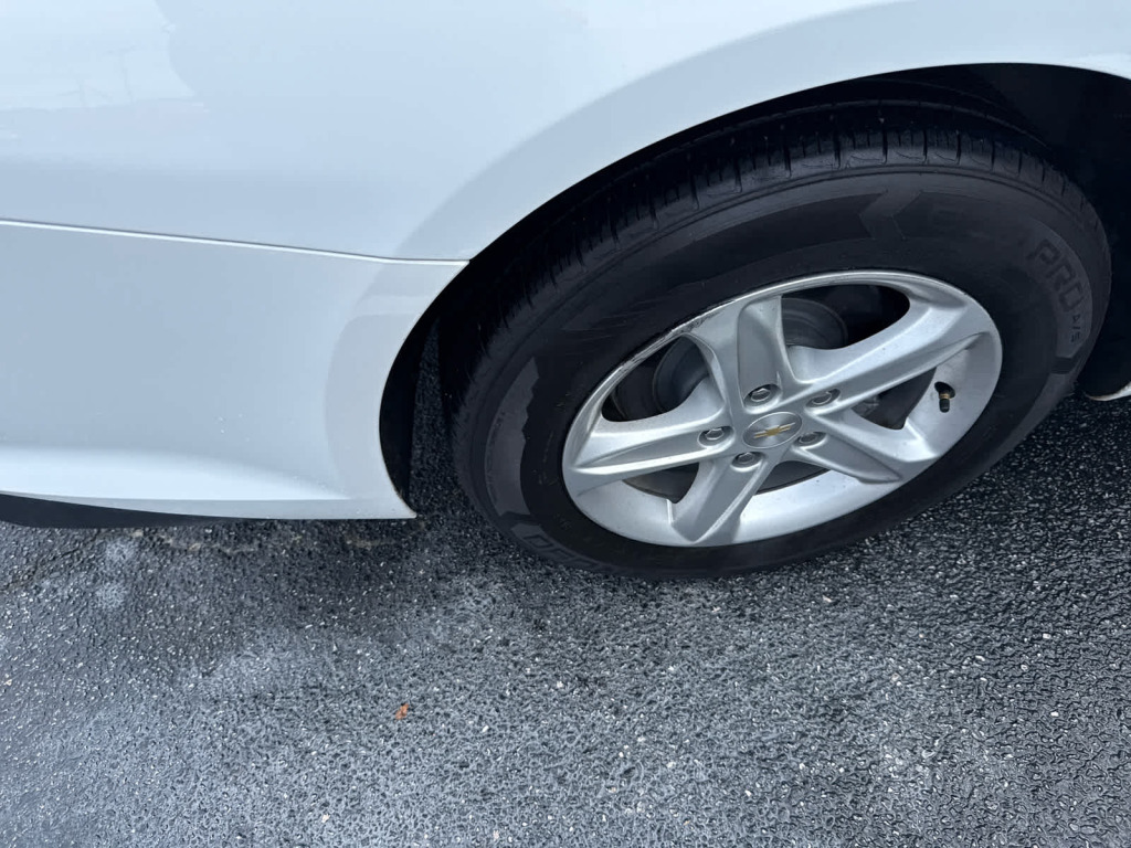 2022 Chevrolet Malibu FWD 1FL