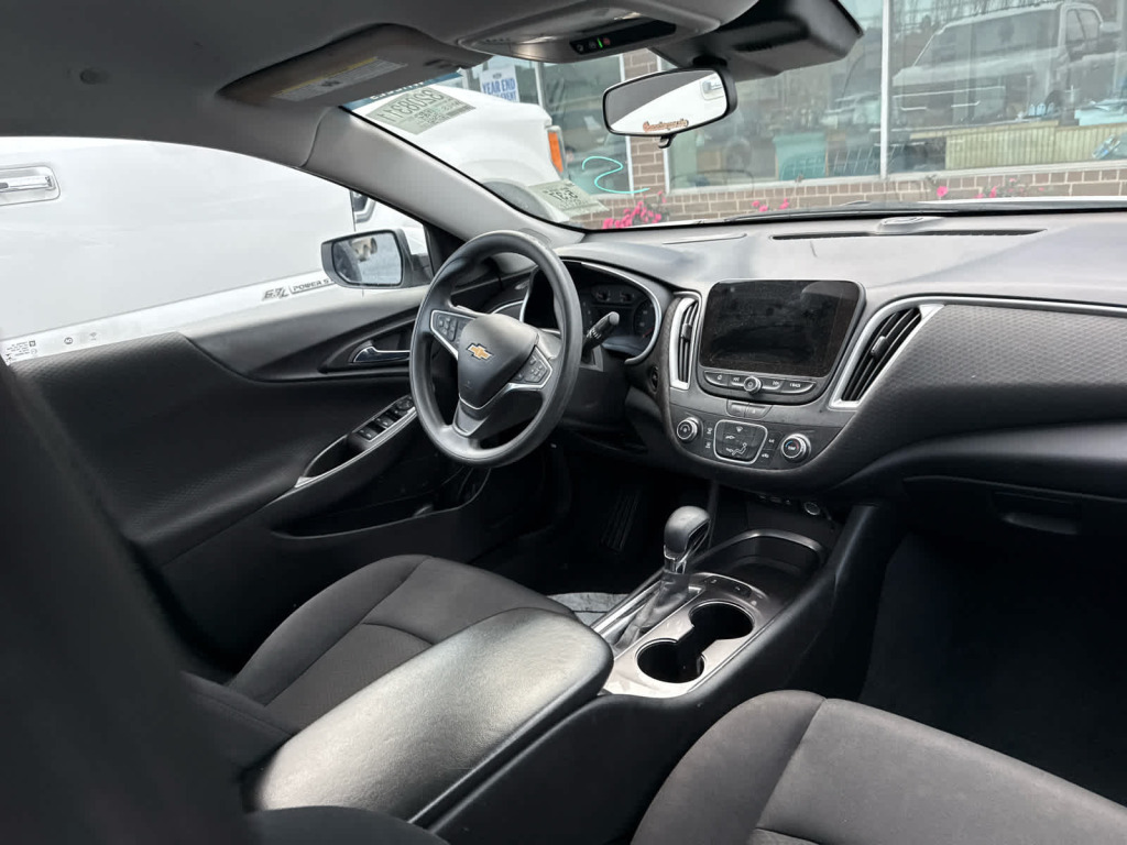 2022 Chevrolet Malibu FWD 1FL