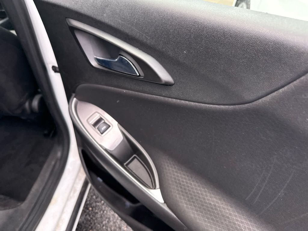 2022 Chevrolet Malibu FWD 1FL