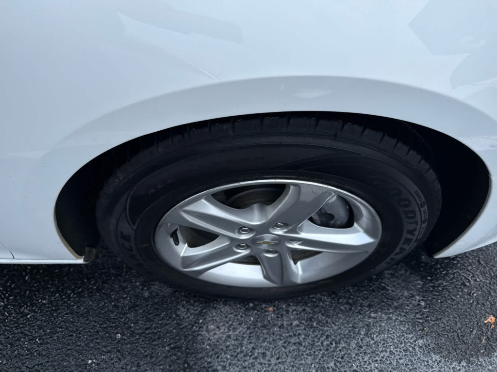 2022 Chevrolet Malibu FWD 1FL