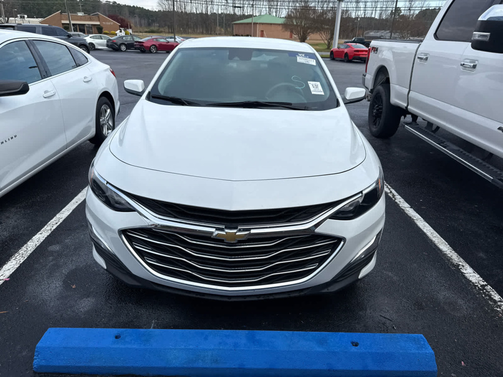 2022 Chevrolet Malibu FWD 1FL