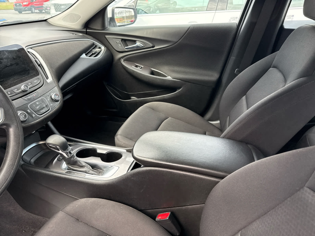 2022 Chevrolet Malibu FWD 1FL