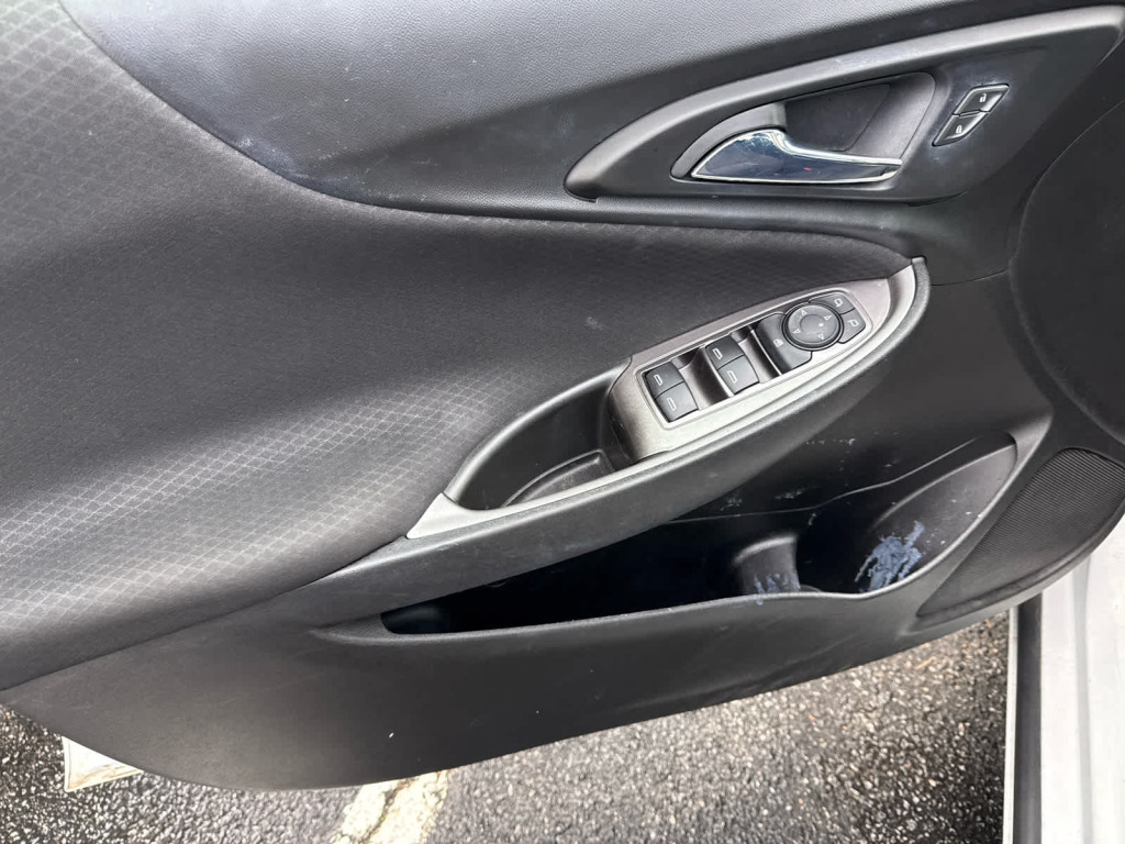 2022 Chevrolet Malibu FWD 1FL