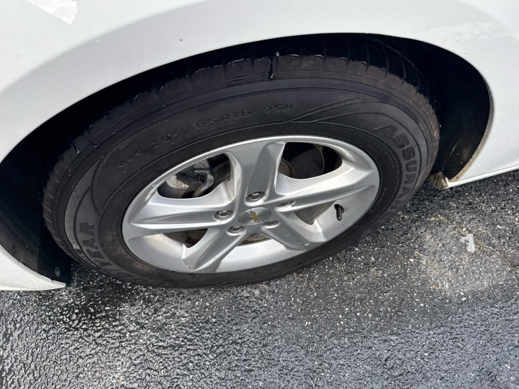 2022 Chevrolet Malibu FWD 1FL