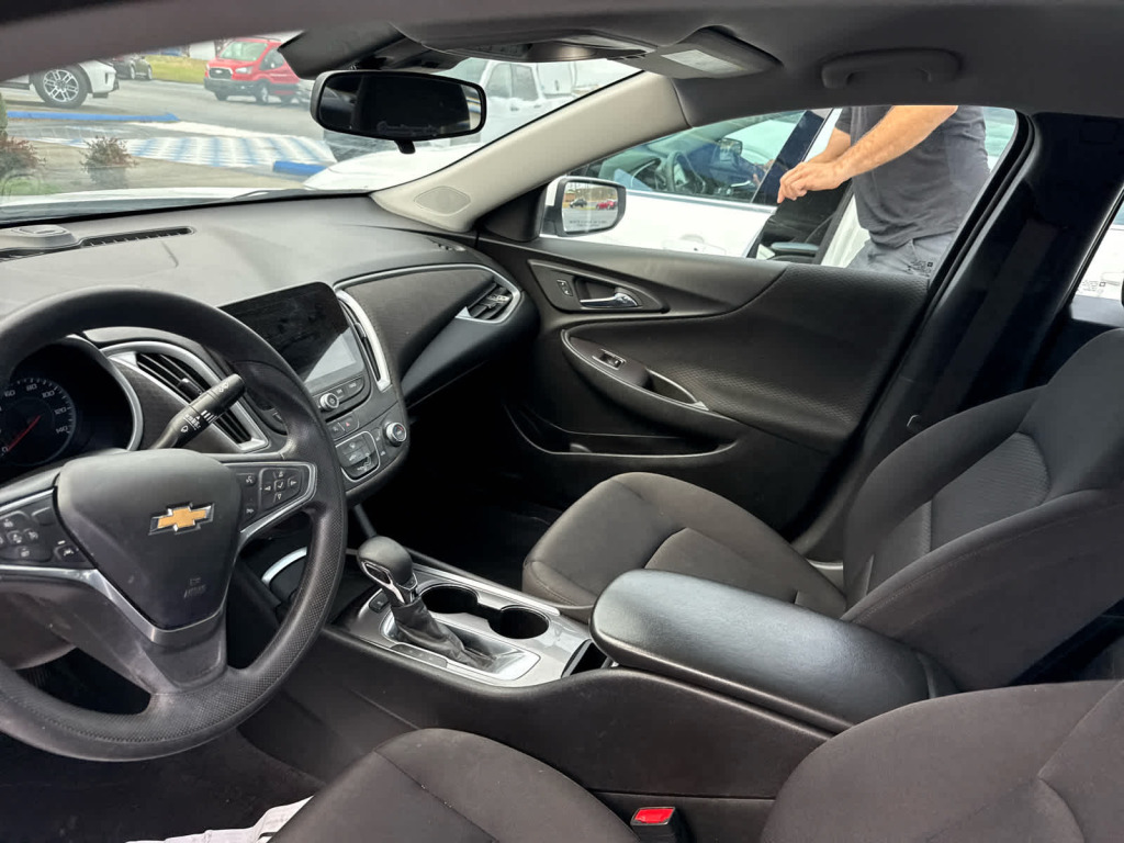 2022 Chevrolet Malibu FWD 1FL