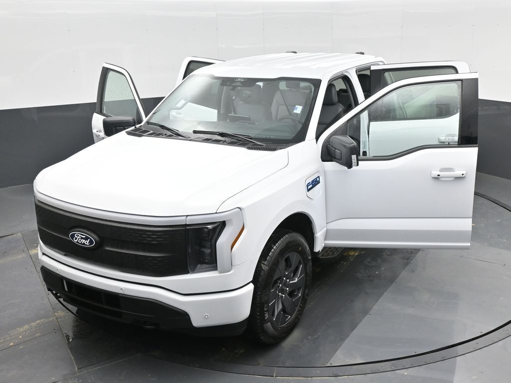 2025 Ford F-150 Lightning Flash