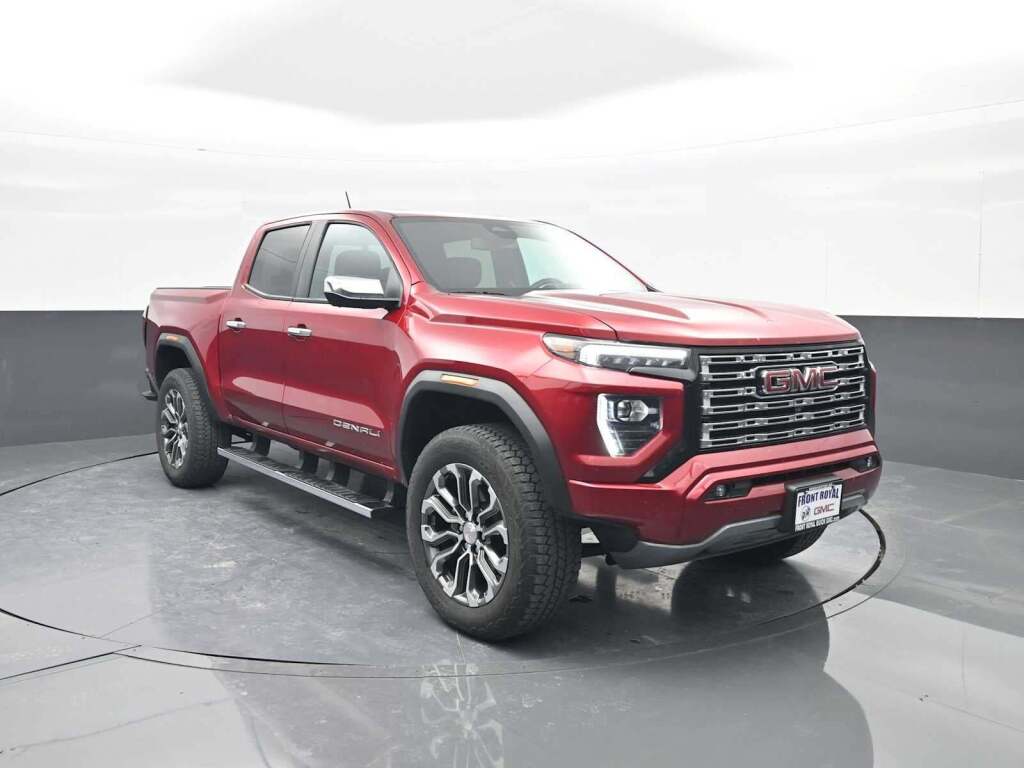 2023 GMC Canyon 4WD Crew Cab Short Box Denali