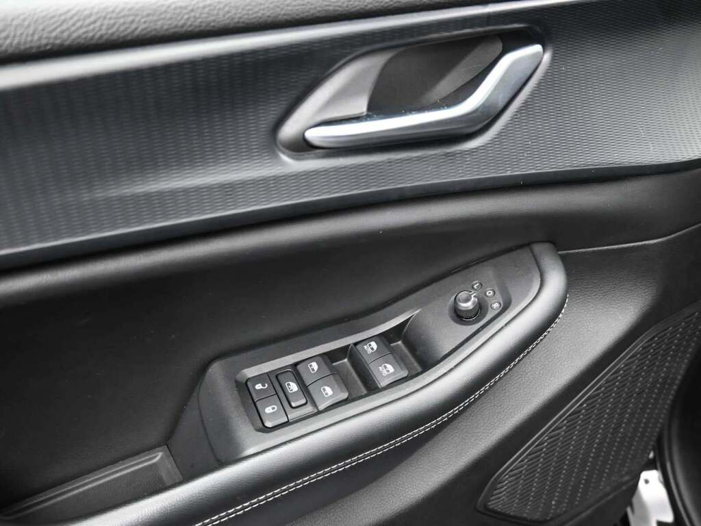 2023 Jeep Grand Cherokee L Laredo 4x4