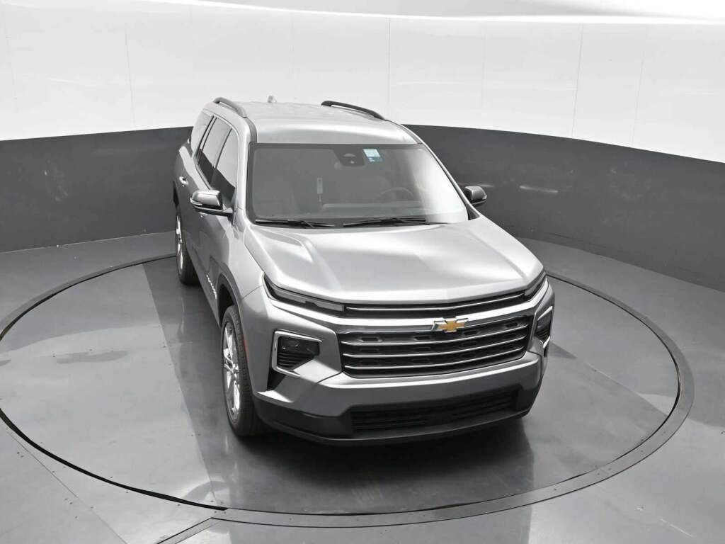 2025 Chevrolet Traverse AWD LT