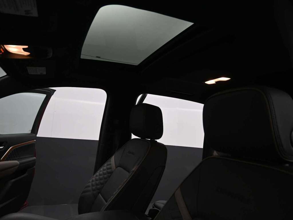 2023 GMC Canyon 4WD Crew Cab Short Box Denali