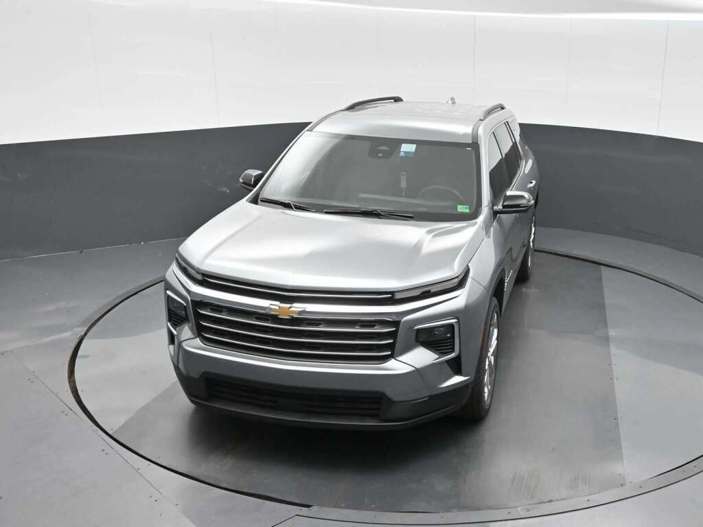 2025 Chevrolet Traverse AWD LT