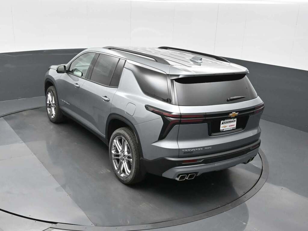 2025 Chevrolet Traverse AWD LT