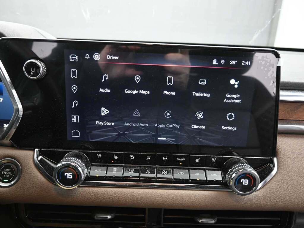 2023 GMC Canyon 4WD Crew Cab Short Box Denali