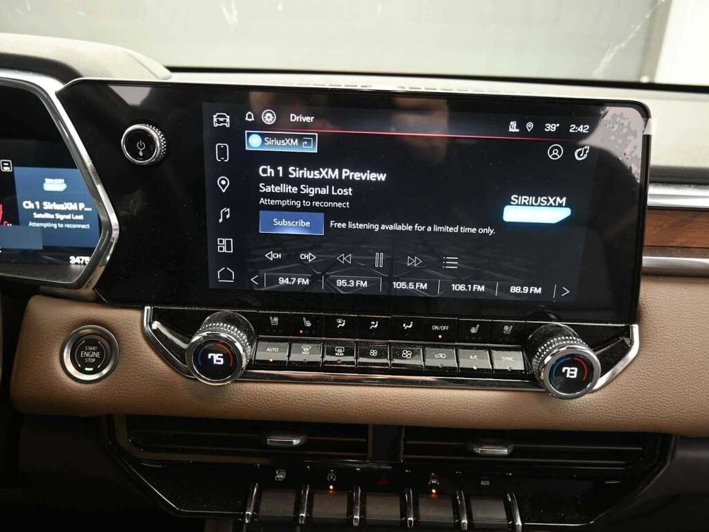 2023 GMC Canyon 4WD Crew Cab Short Box Denali