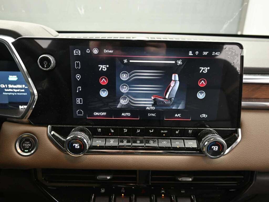 2023 GMC Canyon 4WD Crew Cab Short Box Denali