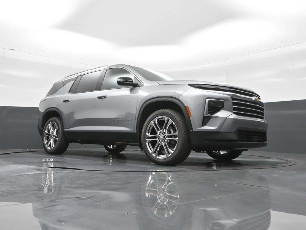 2025 Chevrolet Traverse AWD LT
