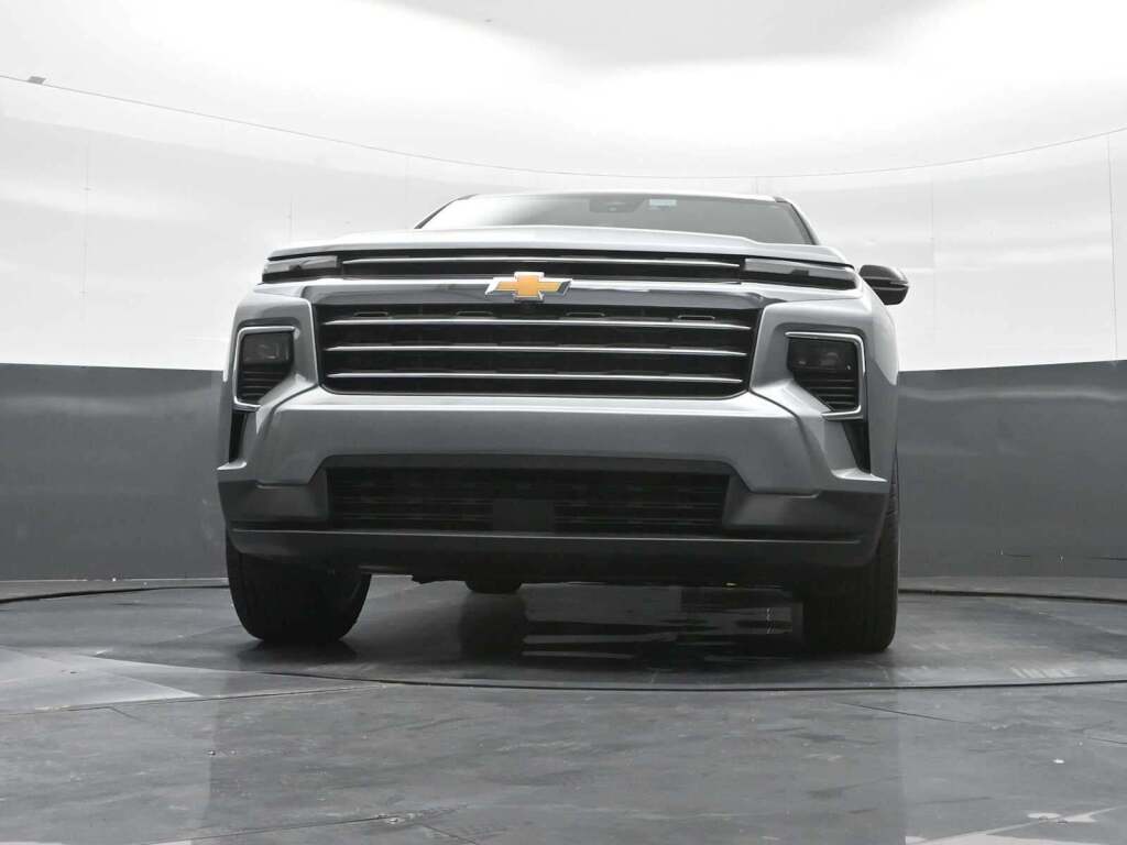 2025 Chevrolet Traverse AWD LT