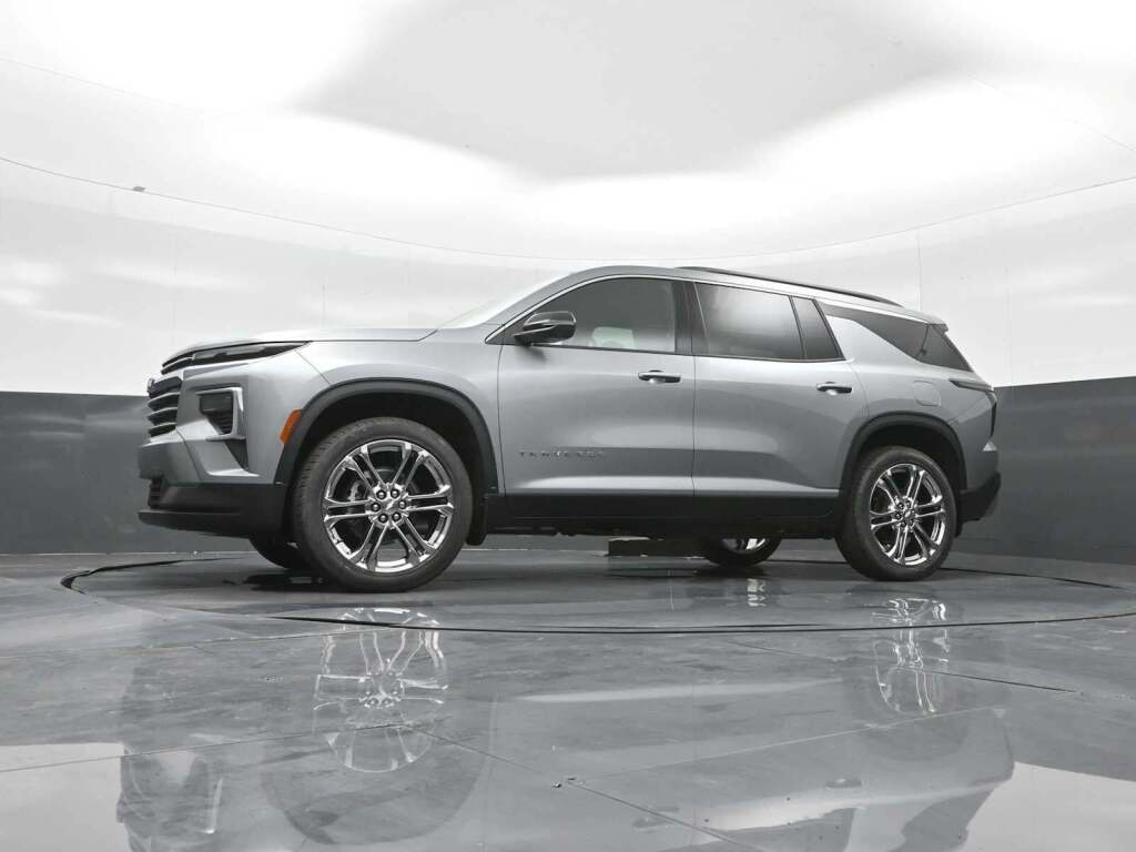 2025 Chevrolet Traverse AWD LT