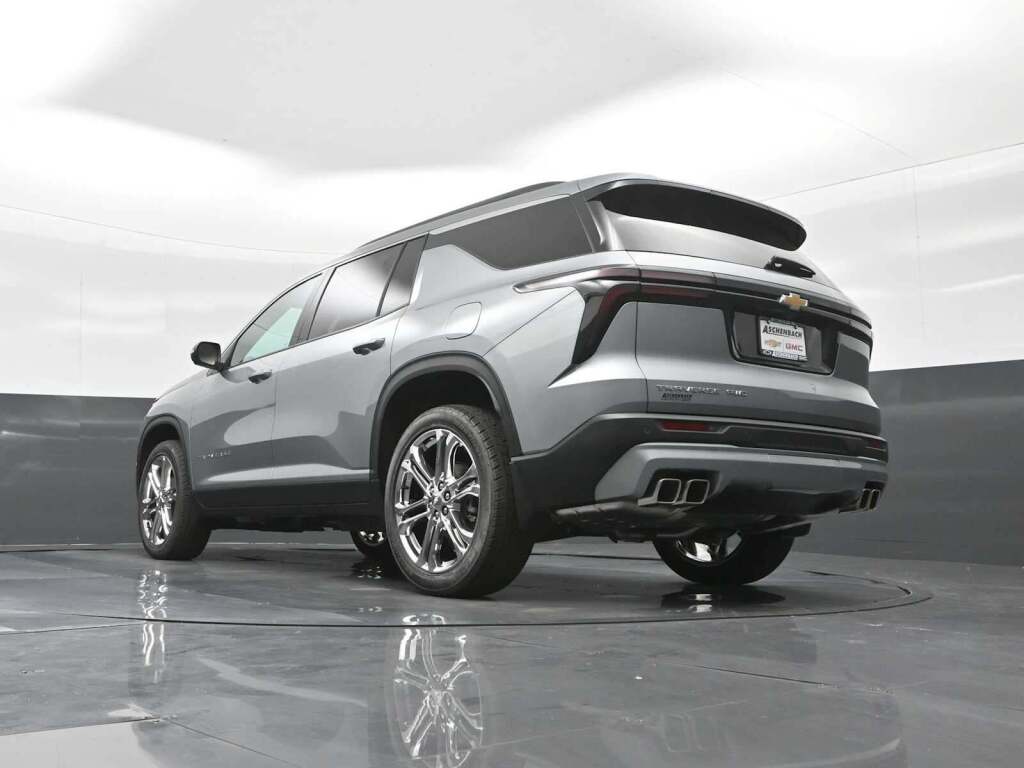 2025 Chevrolet Traverse AWD LT