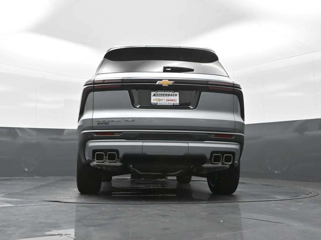 2025 Chevrolet Traverse AWD LT