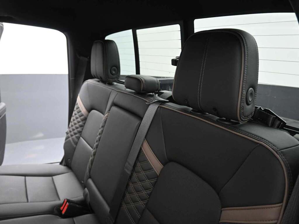 2023 GMC Canyon 4WD Crew Cab Short Box Denali