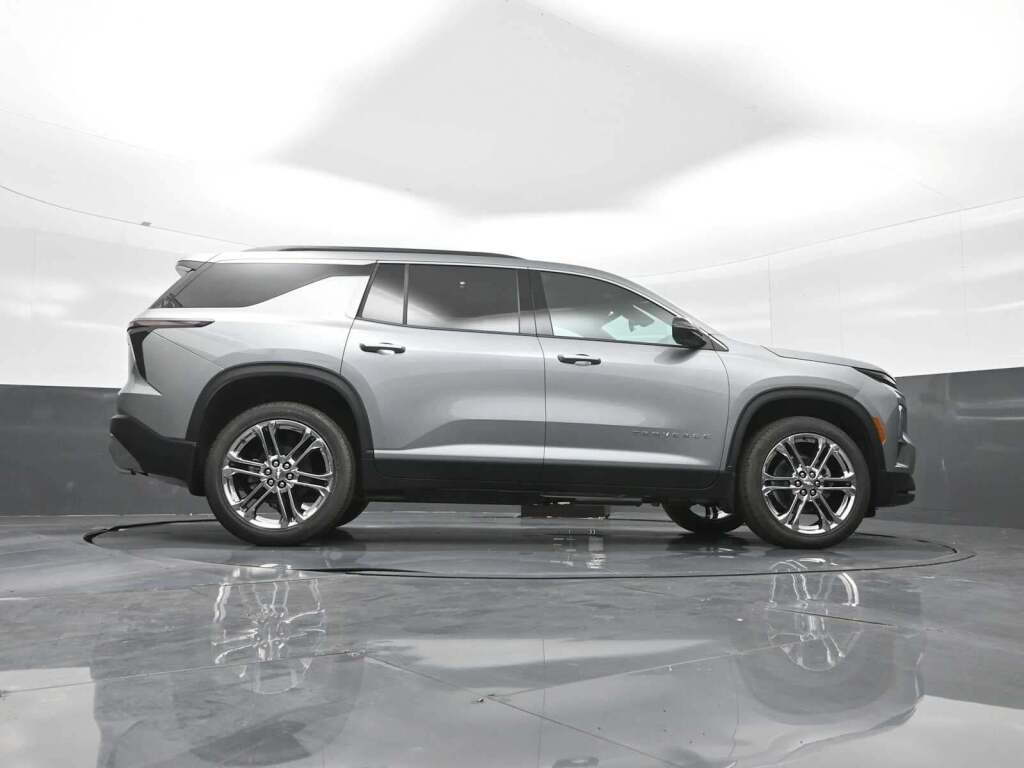 2025 Chevrolet Traverse AWD LT