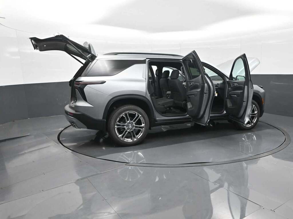 2025 Chevrolet Traverse AWD LT