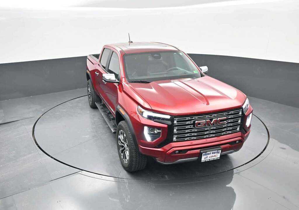 2023 GMC Canyon 4WD Crew Cab Short Box Denali