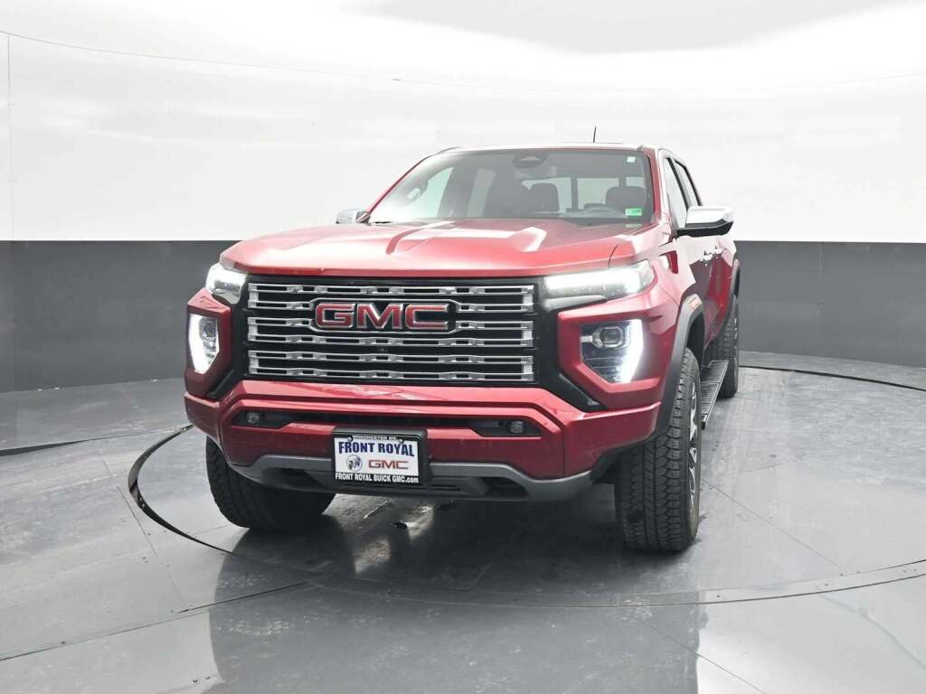 2023 GMC Canyon 4WD Crew Cab Short Box Denali