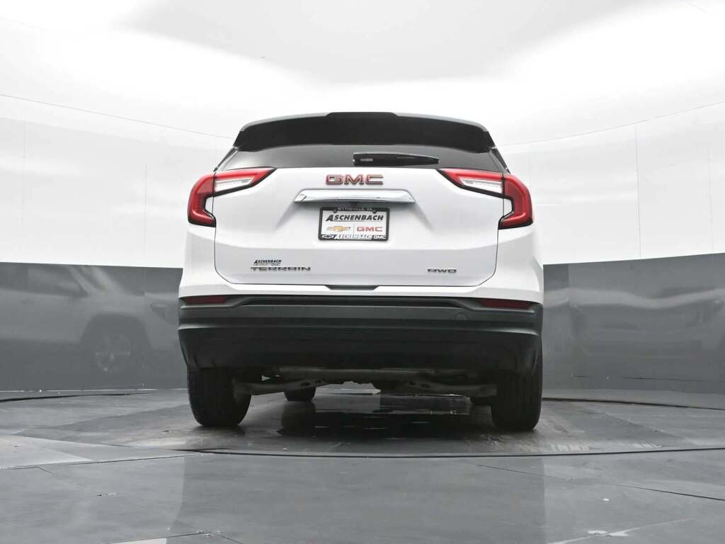 2022 GMC Terrain AWD SLE