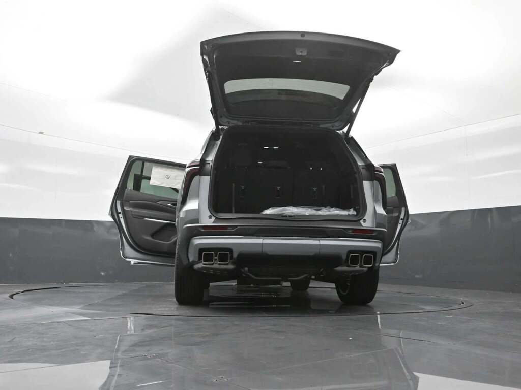 2025 Chevrolet Traverse AWD LT