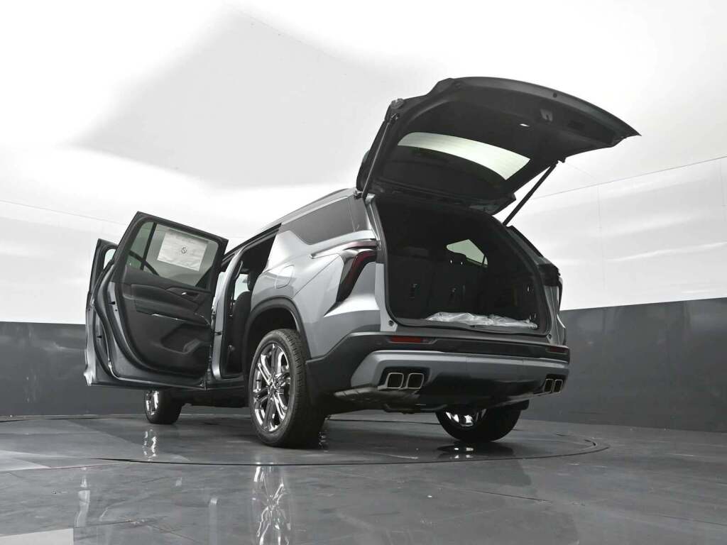 2025 Chevrolet Traverse AWD LT