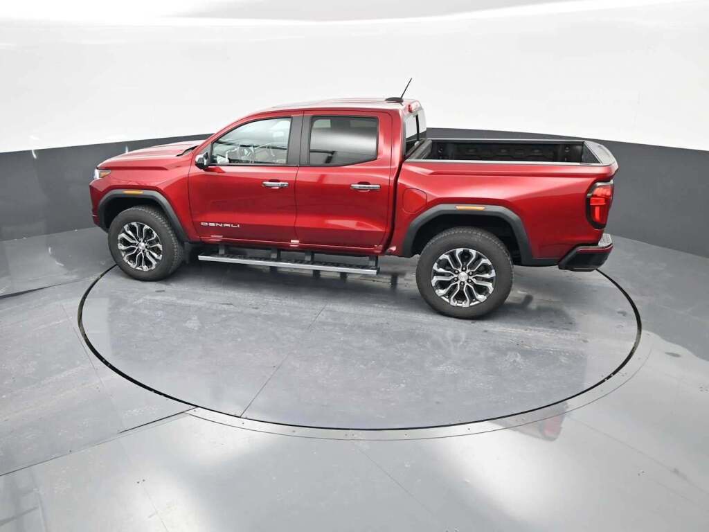 2023 GMC Canyon 4WD Crew Cab Short Box Denali