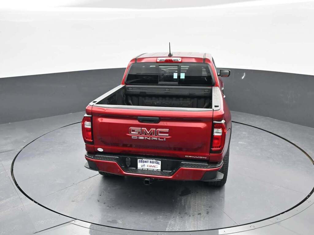 2023 GMC Canyon 4WD Crew Cab Short Box Denali