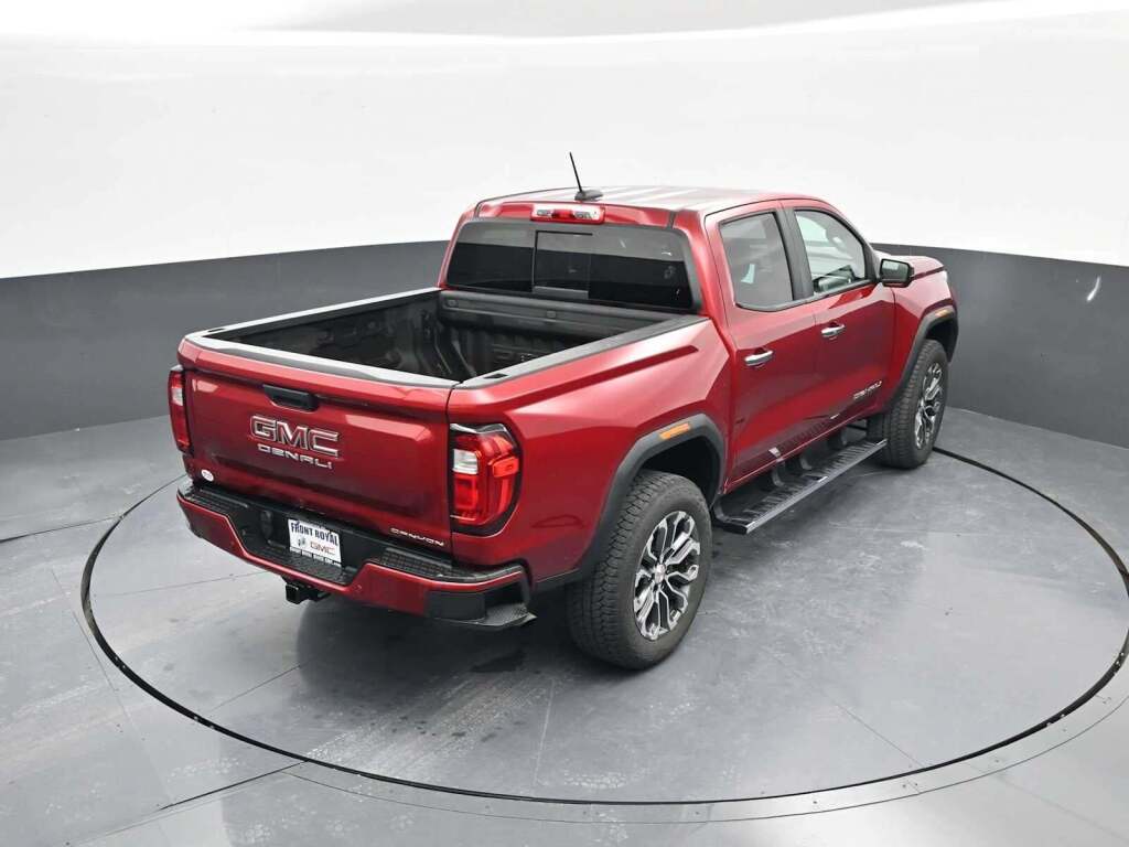 2023 GMC Canyon 4WD Crew Cab Short Box Denali