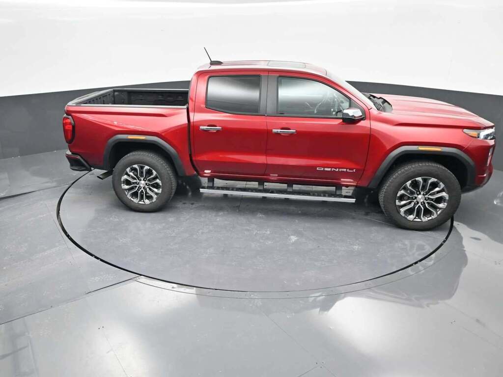 2023 GMC Canyon 4WD Crew Cab Short Box Denali