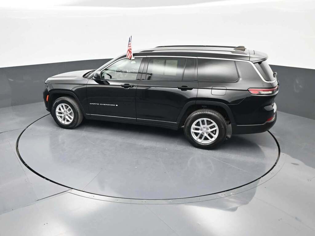 2023 Jeep Grand Cherokee L Laredo 4x4