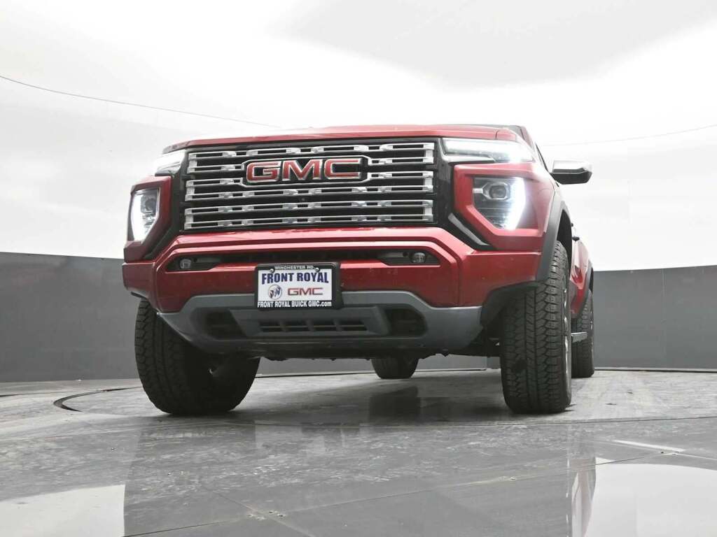 2023 GMC Canyon 4WD Crew Cab Short Box Denali