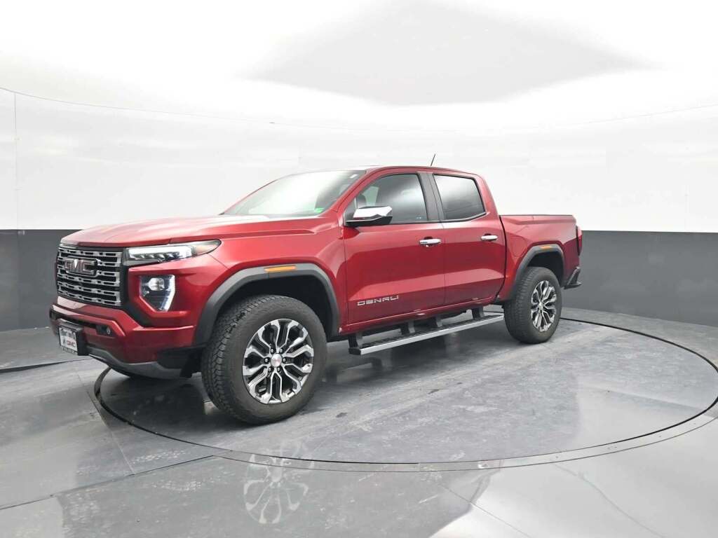 2023 GMC Canyon 4WD Crew Cab Short Box Denali