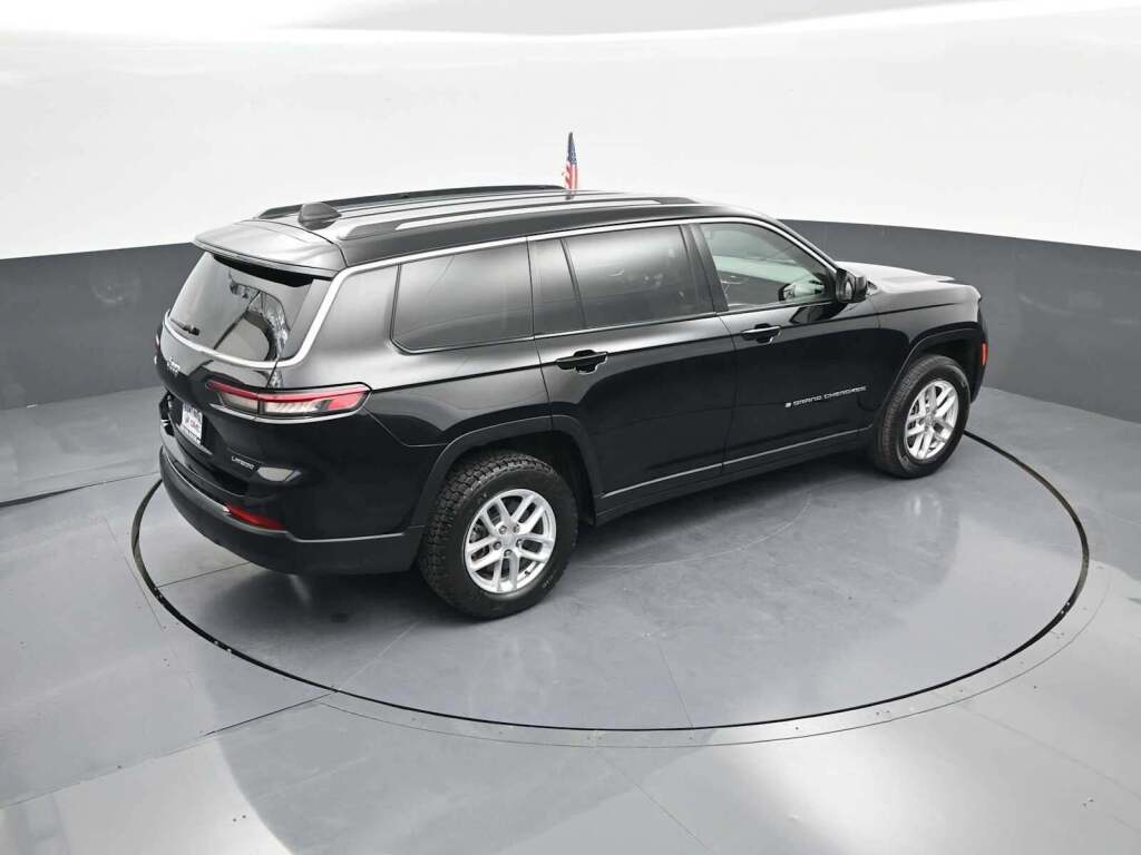 2023 Jeep Grand Cherokee L Laredo 4x4