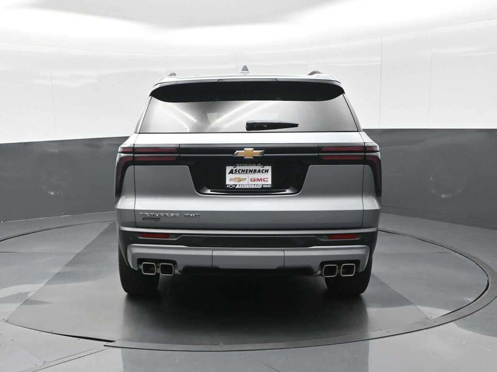 2025 Chevrolet Traverse AWD LT